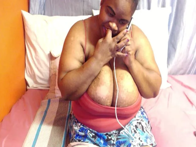 Live sex webcam photo for Sweetnozie #254481684