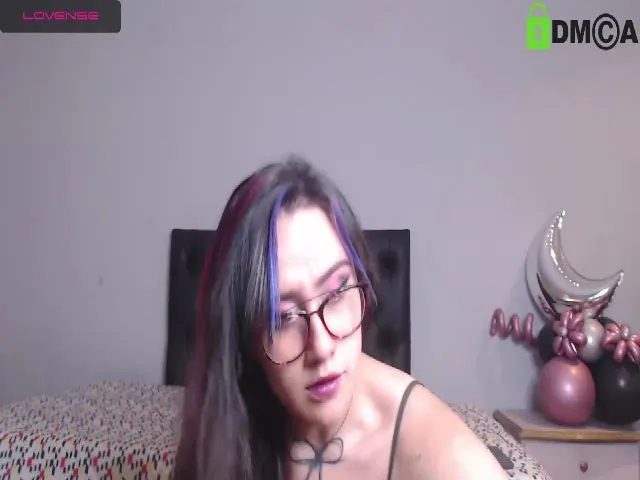 Live sex webcam photo for AliceMuller #287873244