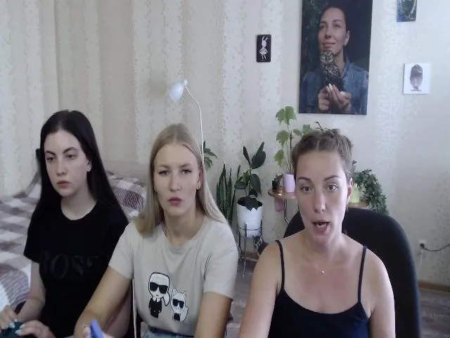 Live sex webcam photo for Emi_lywild #261364008