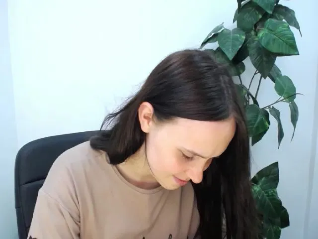 Live sex webcam photo for KendraLei #253732928