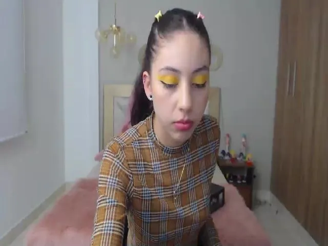 Live sex webcam photo for Emily_evans18 #252966617