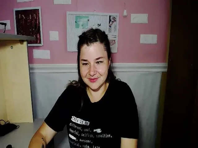 Live sex webcam photo for MonLais #256792348
