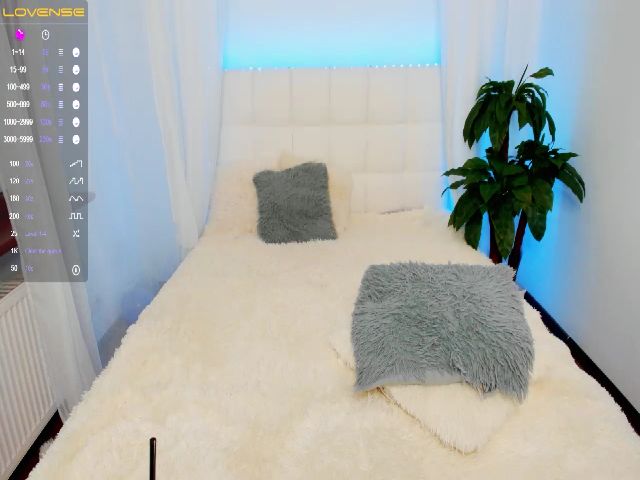 Live sex webcam photo for Little__Dolly #255852927