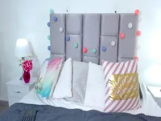 Live sex webcam photo for Mia_thompsons #251956736