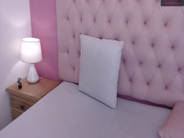 Live sex webcam photo for Keyra_R #263219850