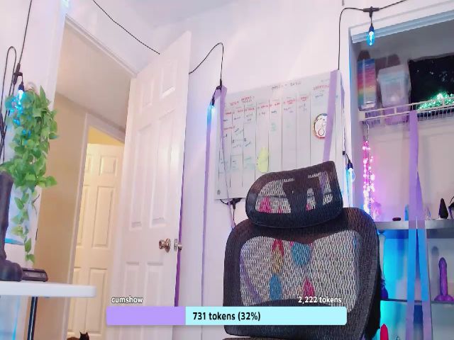 Live sex webcam photo for moonlitfox #254924868