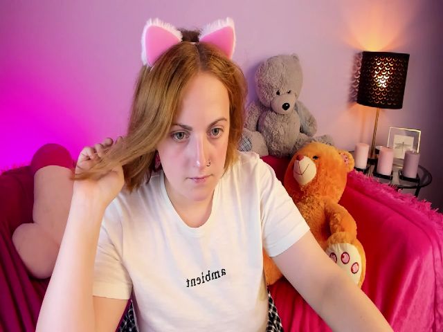 Live sex webcam photo for AliceCutePerv #262719495