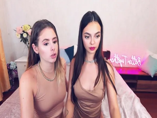 Live sex webcam photo for MissGadriela #259860392