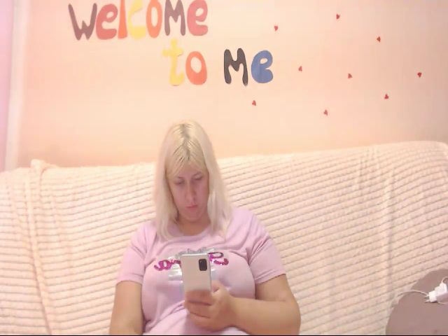 Live sex webcam photo for Kylie_Pag #254387488