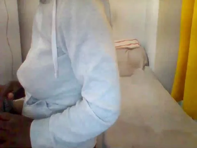Live sex webcam photo for LaraDark #256347304
