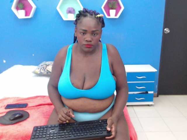 Live sex webcam photo for GreysMiller #256253669