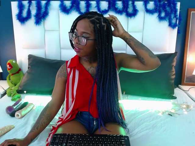 Live sex webcam photo for samantaafox #248794579