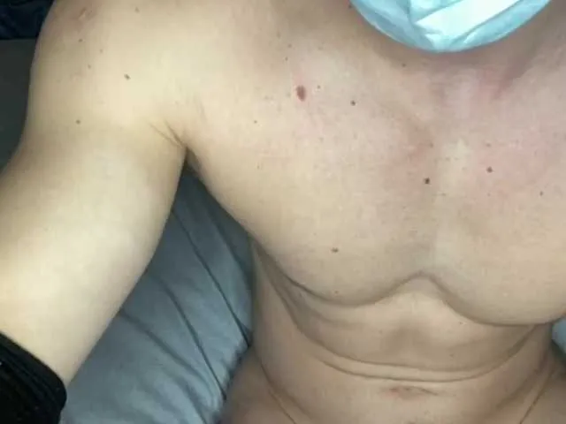 Live sex webcam photo for Younghearts #240946151