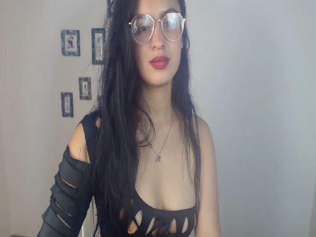 Live sex webcam photo for Selenaburning #254994231