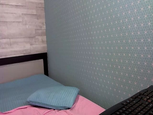 Live sex webcam photo for HugeBoobsErin #259856534