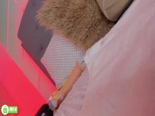 Live sex webcam photo for Kattysweet_ #251910828