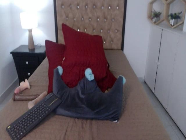 Live sex webcam photo for Manelik_benz #257266304