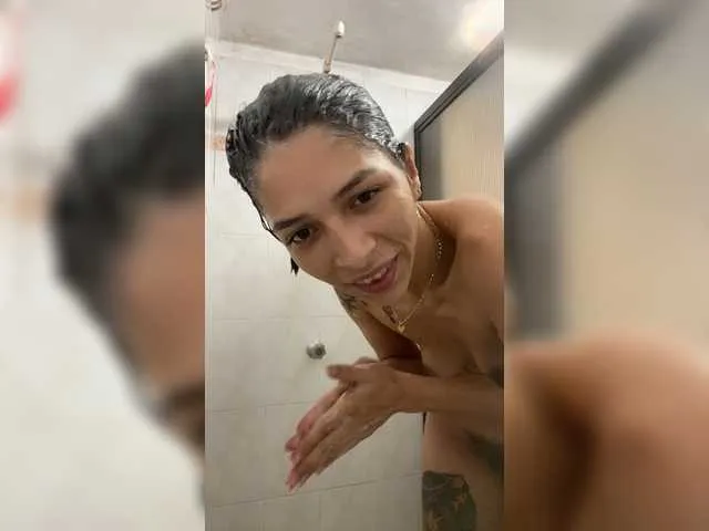 Live sex webcam photo for roxanefun #243058534