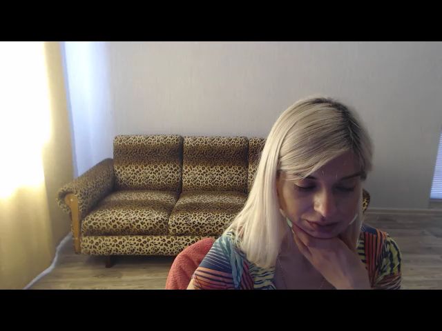 Live sex webcam photo for SexyBeatriice #256209421