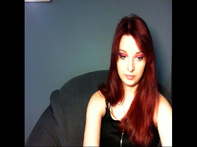 Live sex webcam photo for VirginLuna18 #257000796