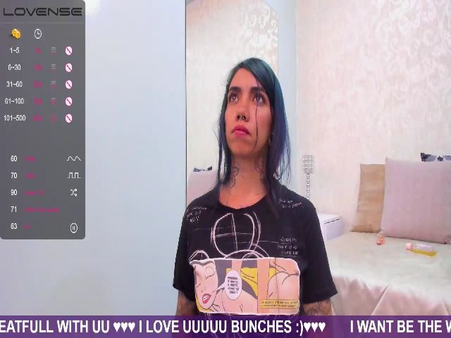 Live sex webcam photo for VioletaRoux #254737542