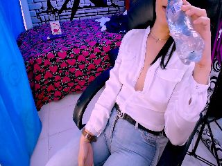 Live sex webcam photo for Sashabreck #287859623