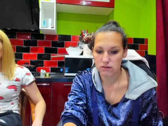 Live sex webcam photo for karolina1908 #241131755