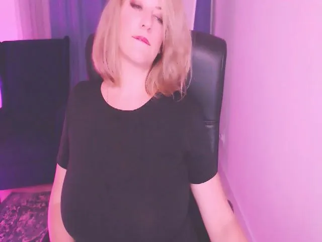 Live sex webcam photo for JIJISPA #256554794