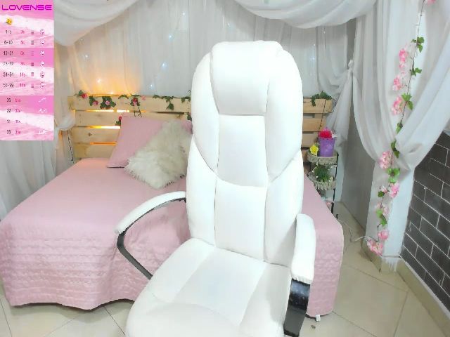 Live sex webcam photo for Victo_riia #264995937