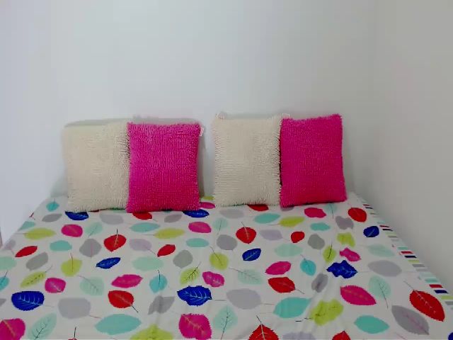 Live sex webcam photo for Katy_naughty1 #261197391