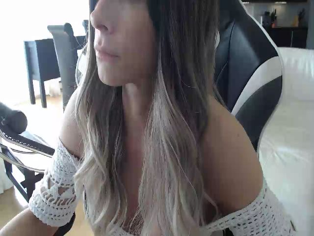 Live sex webcam photo for Karolynn #253563912