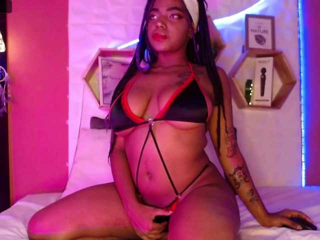 Live sex webcam photo for Selena-Sky #264130989