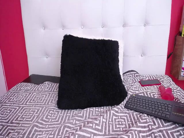 Live sex webcam photo for Pamelalaren #262093444