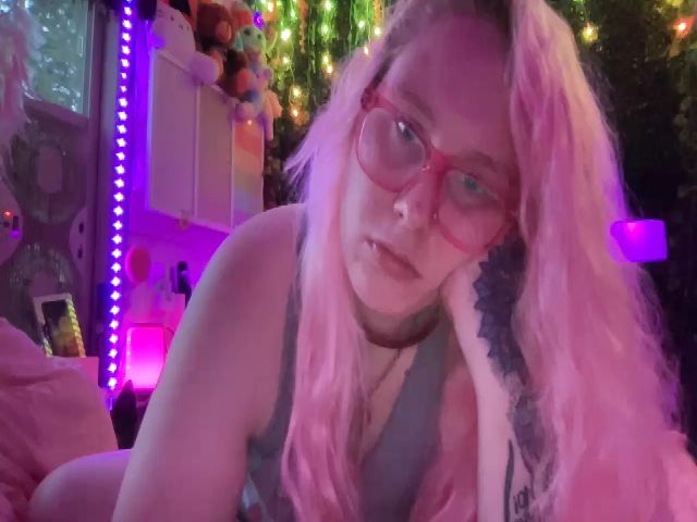 Live sex webcam photo for MsGrumpyCunt #252983093