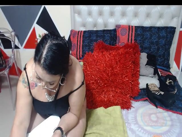 Live sex webcam photo for EsmeraldaXO #264339574