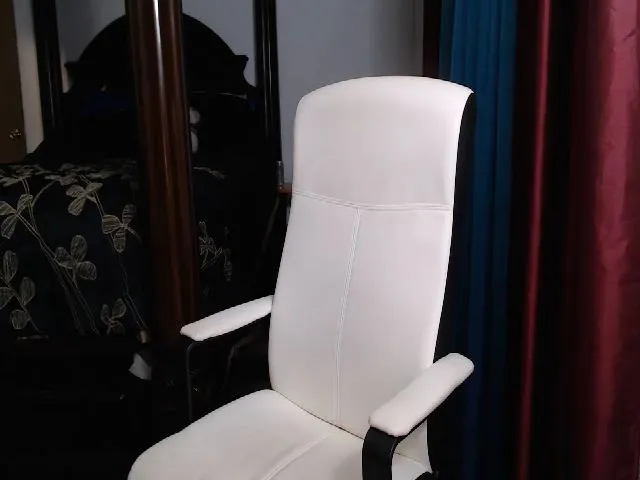 Live sex webcam photo for Littlekai2021 #256685356