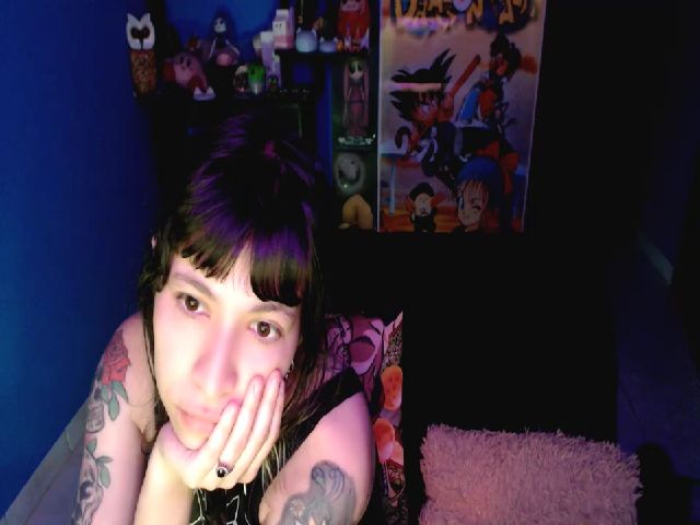 Live sex webcam photo for umaru_michae #253017116