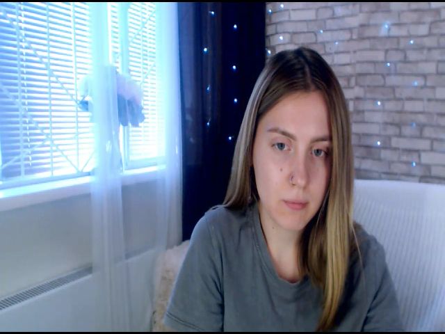 Live sex webcam photo for CumMeaRiver #261222453