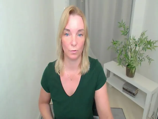 Live sex webcam photo for ReganLovely #262848229