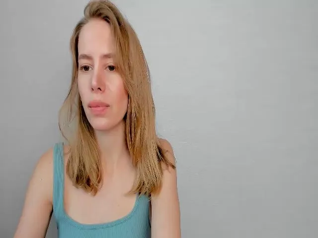 Live sex webcam photo for WowAlina_ #257532105