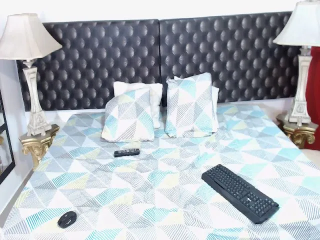 Live sex webcam photo for SharaEbony1 #263746339