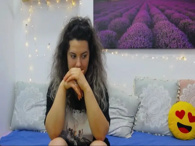 Live sex webcam photo for CurlyVibe #254610044