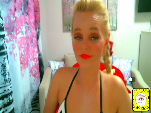 Live sex webcam photo for ChristiRoses #262697282