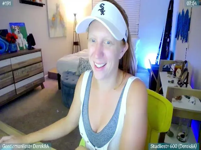 Live sex webcam photo for SquisherGirl #263462695