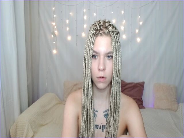 Live sex webcam photo for Aidra__Foxxx #253044629