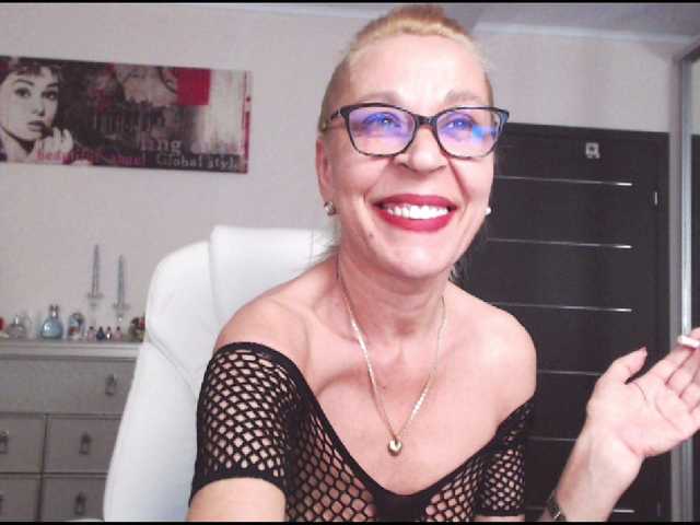 Live sex webcam photo for LadyAnais #255559495