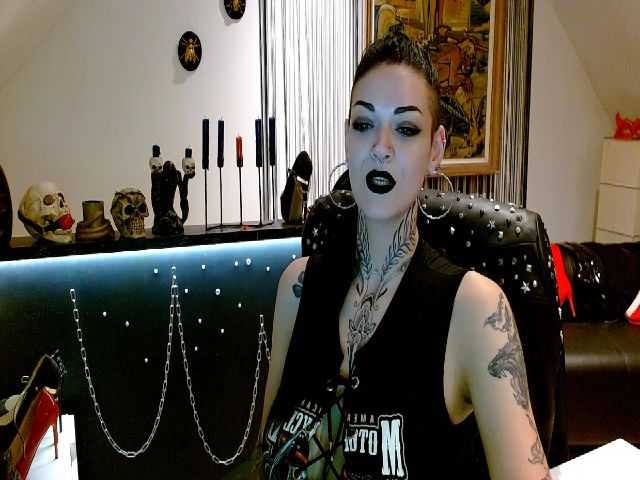 Live sex webcam photo for DaemonInk #255732974