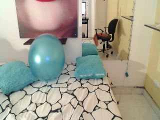 Live sex webcam photo for Naomiikiss #251670268