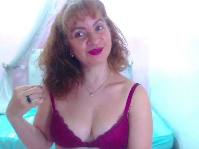 Live sex webcam photo for AliceMiller13 #260309196