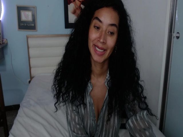 Live sex webcam photo for Jade_lee88 #261468623